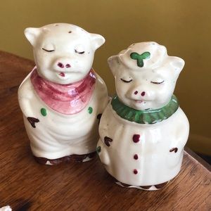 Antique salt/pepper pig.